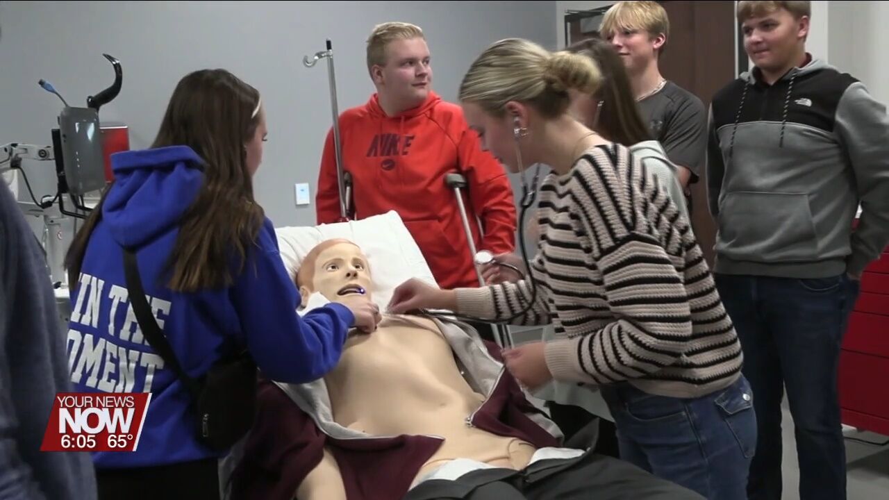 High schoolers get a hands-on look into medical field careers
